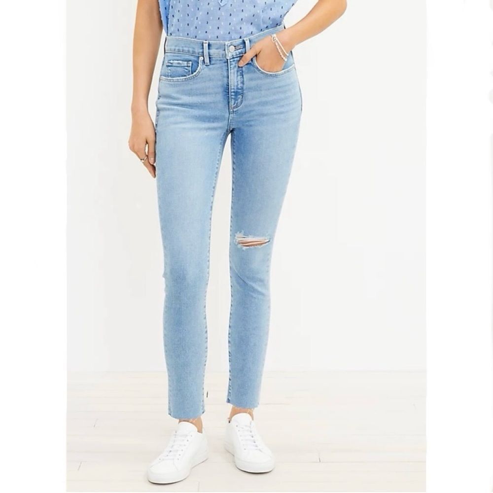 LOFT Frayed High Rise Skinny Jeans Raw Hem Light Blue Wash Size 2 / 26